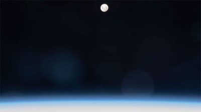 Astronauta compartilha foto da Superlua vista do espaço