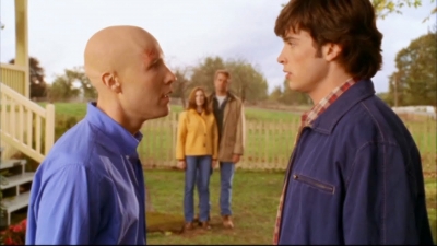 Smallville: Intérprete de Lex Luthor compartilha foto inédita da série 