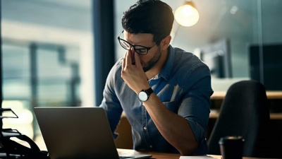 'Viciados' no trabalho em maior risco de depressÃ£o, sugere estudo