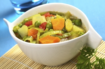 5 benefícios surpreendentes de comer sopa para perder peso