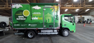 No dia mundial da reciclagem, projeto vale luz lança caminhão 100% elétrico e in