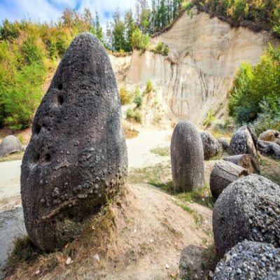 As misteriosas rochas da RomÃªnia: elas crescem, reproduzem e se movimentam