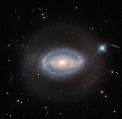 Hubble registra misterioso objeto celeste sem classificação