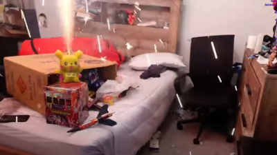 Youtuber acende fogos de artificio em seu quarto