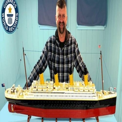 Homem bate recorde mundial ao montar lego Titanic em menos de 11 horas