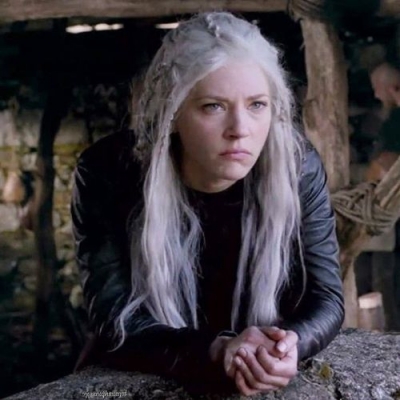 Vikings: O verdadeiro significado por trás do funeral de Lagertha na série