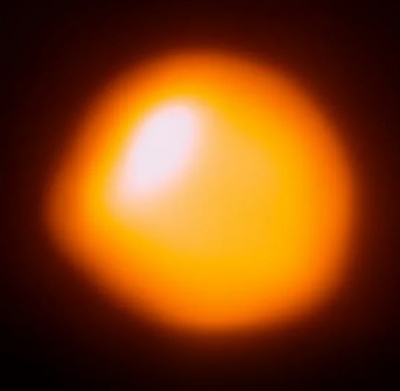 Superfície da Betelgeuse pode ter criado ilusão que confundiu os astrônomos