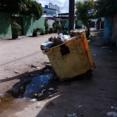 Rua abandonada pela Prefeitura do Recife